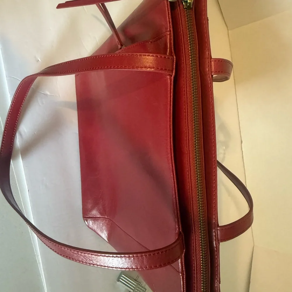 Hobo Cranberry Trapezoid Shoulder Bag w/Zipper Accent Gold Hardware Inner Pocket